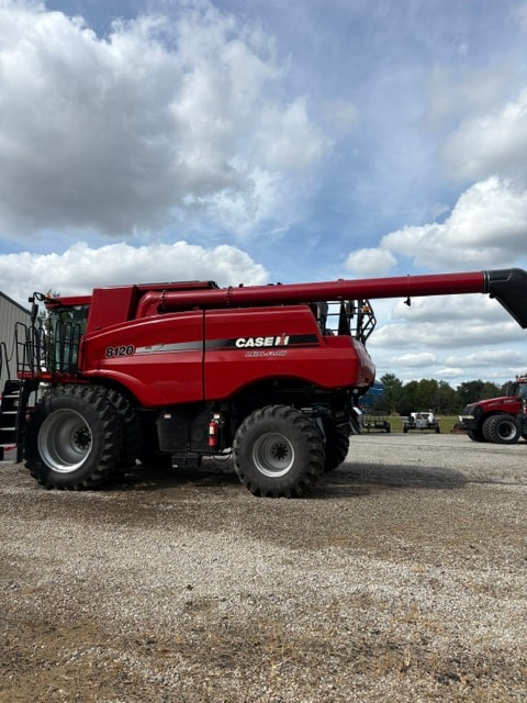 Case IH combine harvester detailing — WOW Painting agricultural services