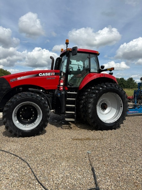 Case IH tractor detailing — WOW Painting agricultural services